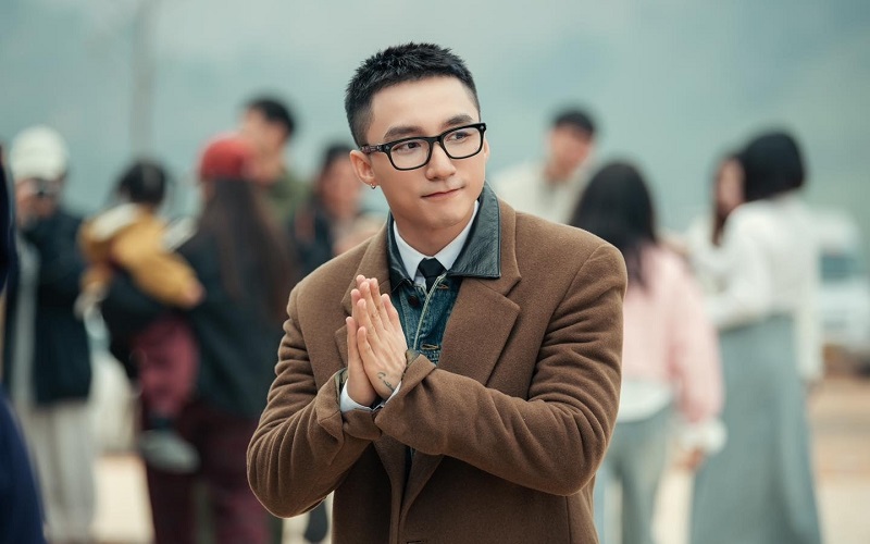 son-tung-mtp-sinh-nam-bao-nhieu-3