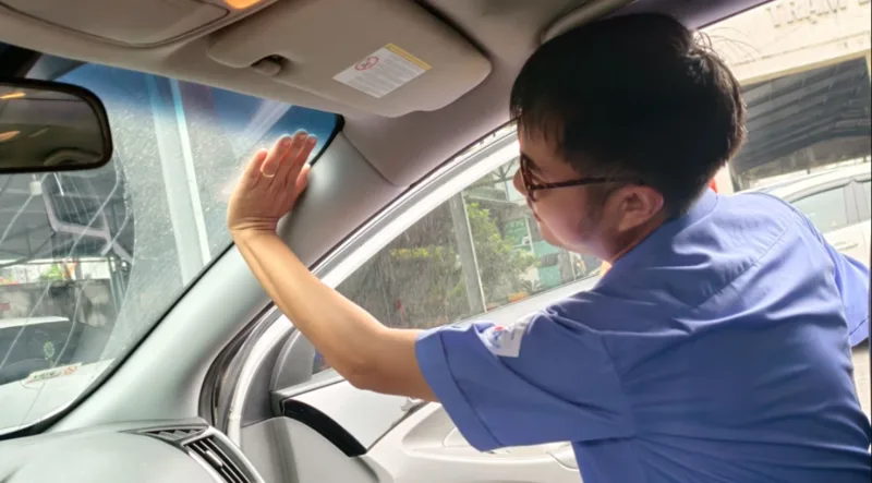 Phí có thể được thanh toán bằng tiền mặt, chuyển khoản hoặc phương thức điện tử khi đơn vị thu hỗ trợ.