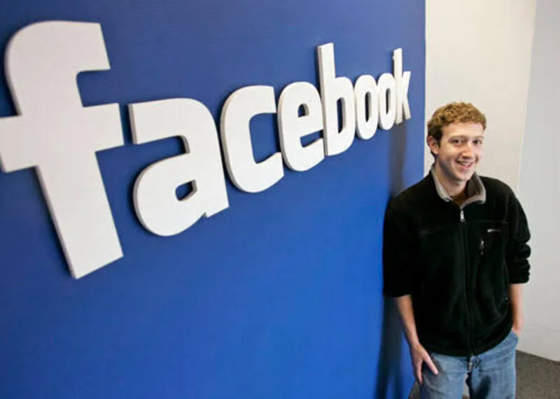 Mark Zuckerberg là doanh nhân công nghệ người Mỹ, lập trình viên và người đồng sáng lập Facebook năm 2004