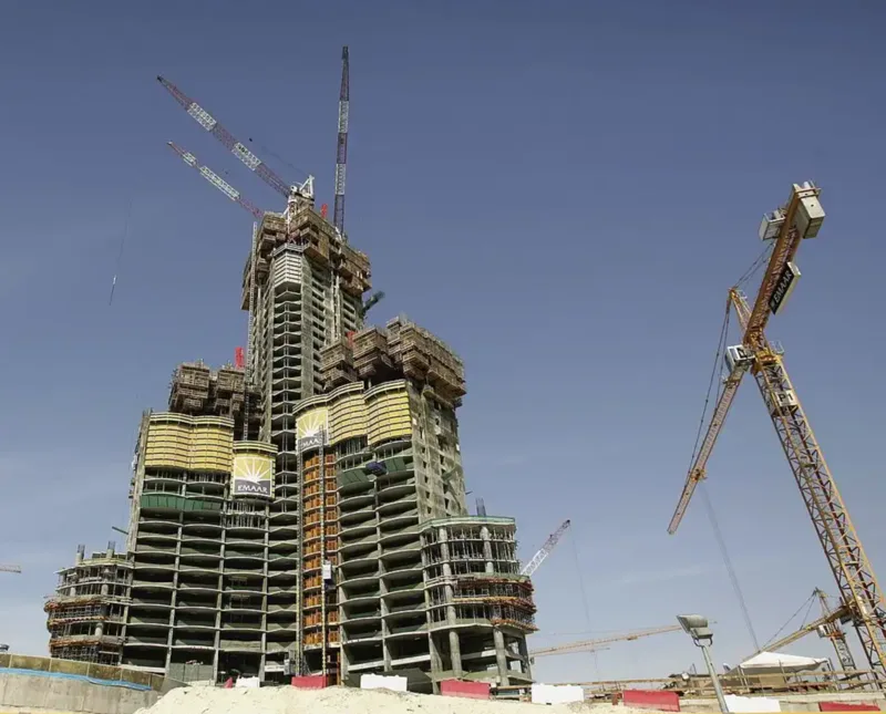 Burj Khalifa được xây dựng từ năm 2004 và chính thức khánh thành năm 2010 sau quá trình thi công quy mô lớn