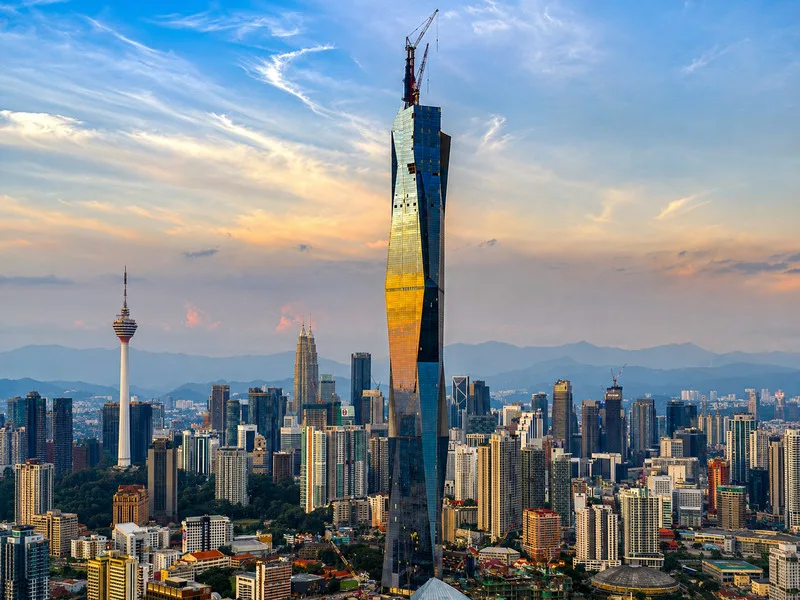 Merdeka 118, Shanghai Tower và Makkah Royal Clock Tower nằm trong nhóm những tòa nhà cao nhất thế giới sau Burj Khalifa